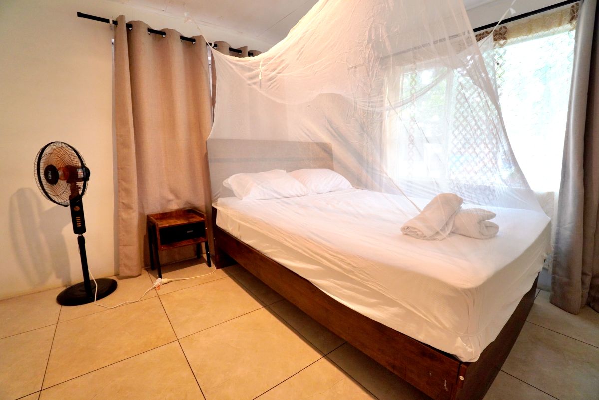 Lata 'A Lupe gallery image