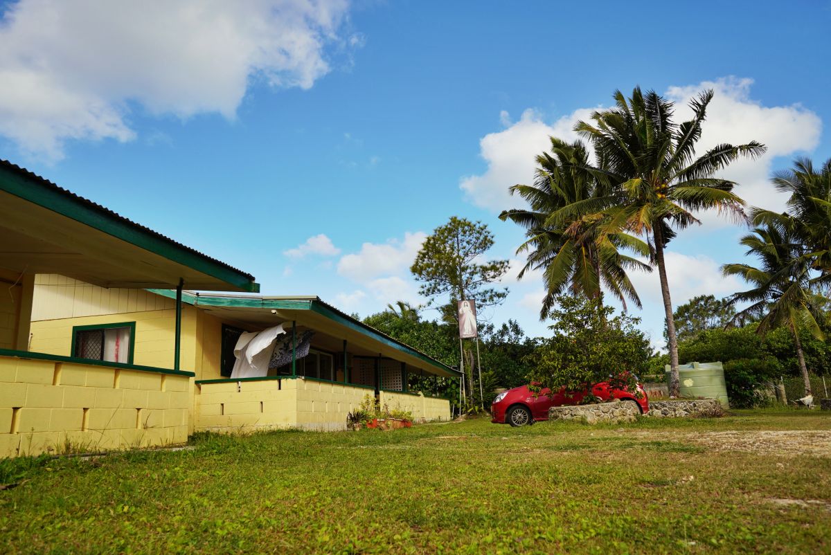 Lovey's Lagoonview Apartments