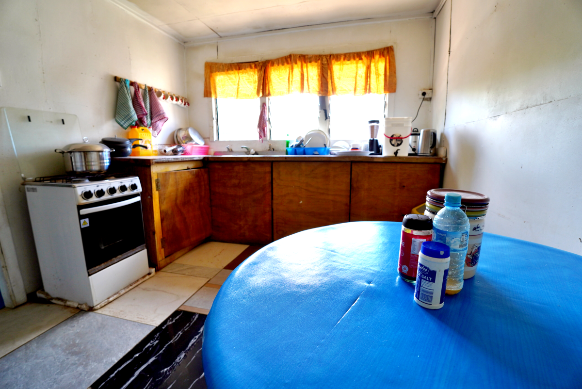 Siola Pakiola Guesthouse in Ha'apai - Kitchen Facilities