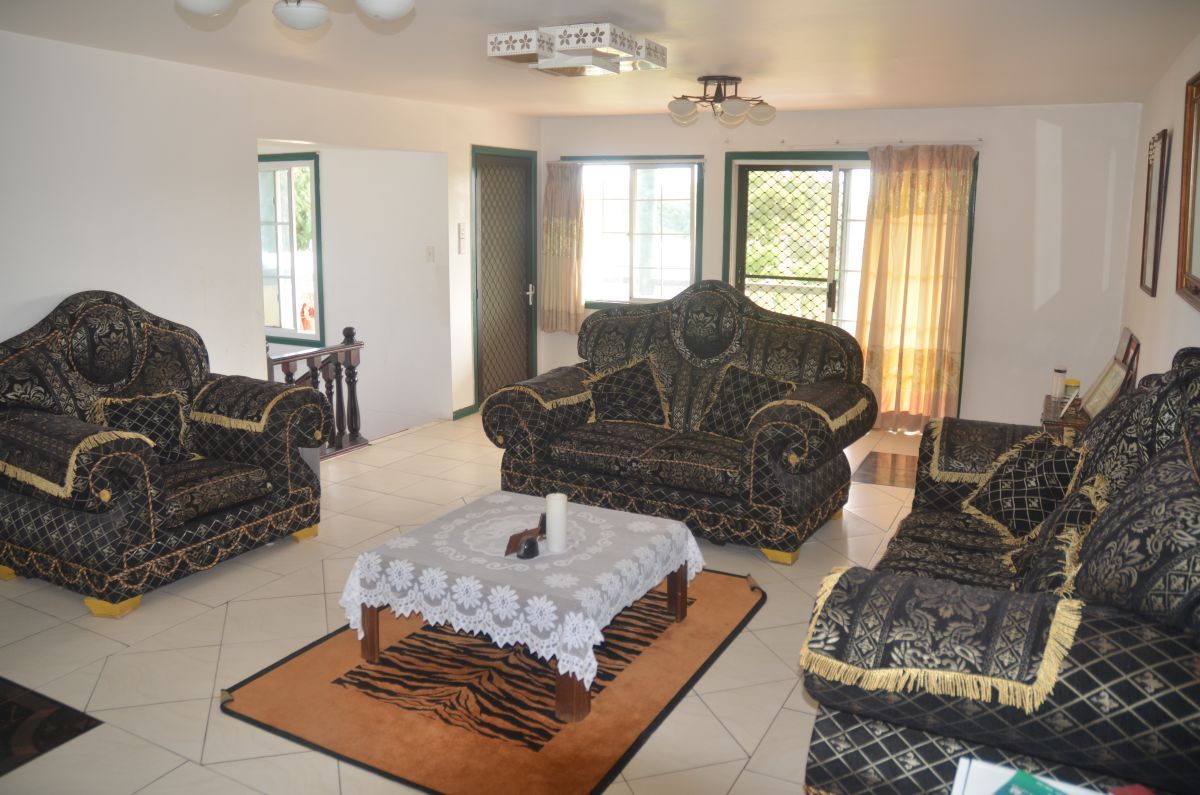 Lovey's Lagoonview Apartment Living Area