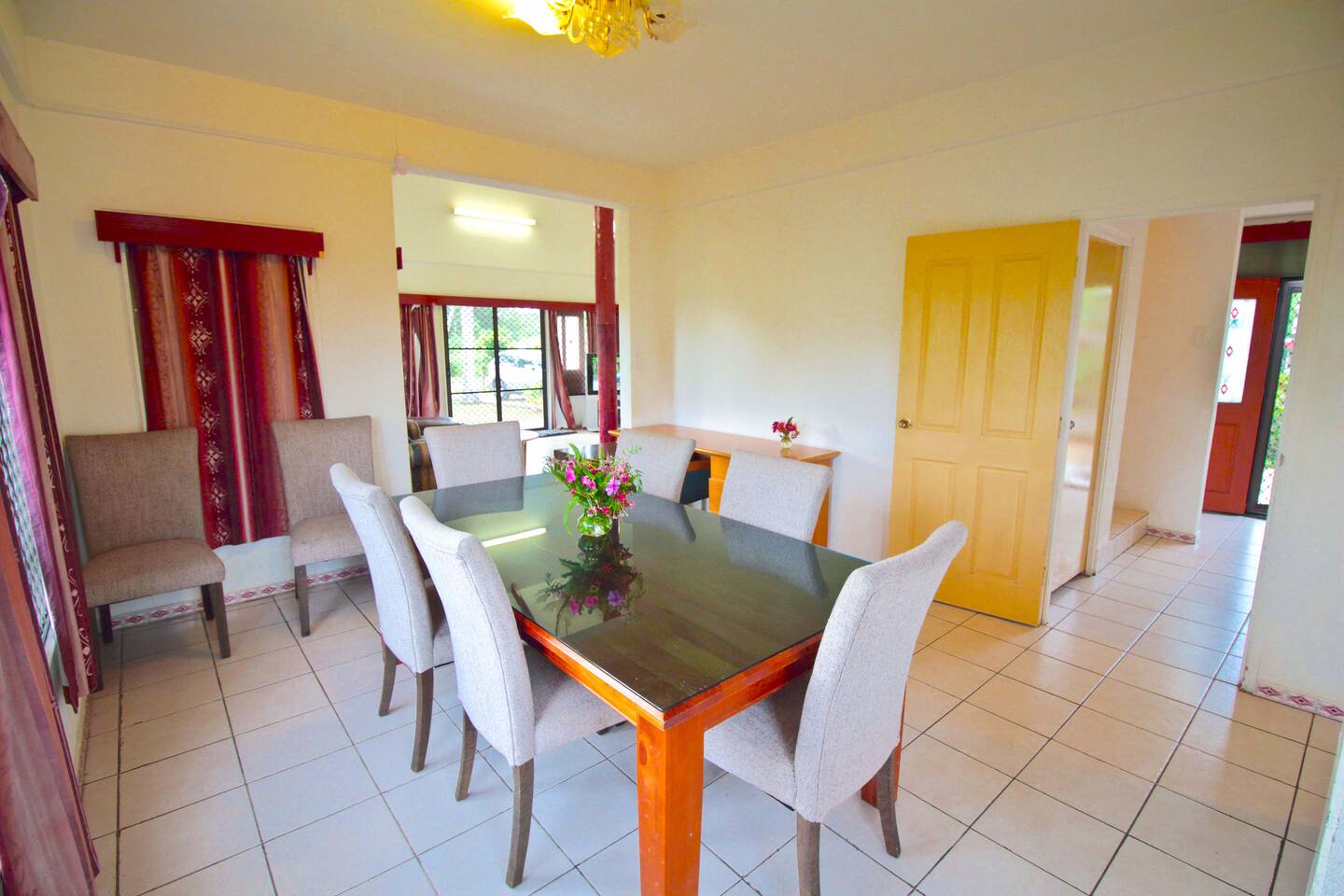Come to Tonga to experience Tonga Holiday Villa