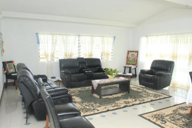 Come to Tonga to experience Laina Airport Inn