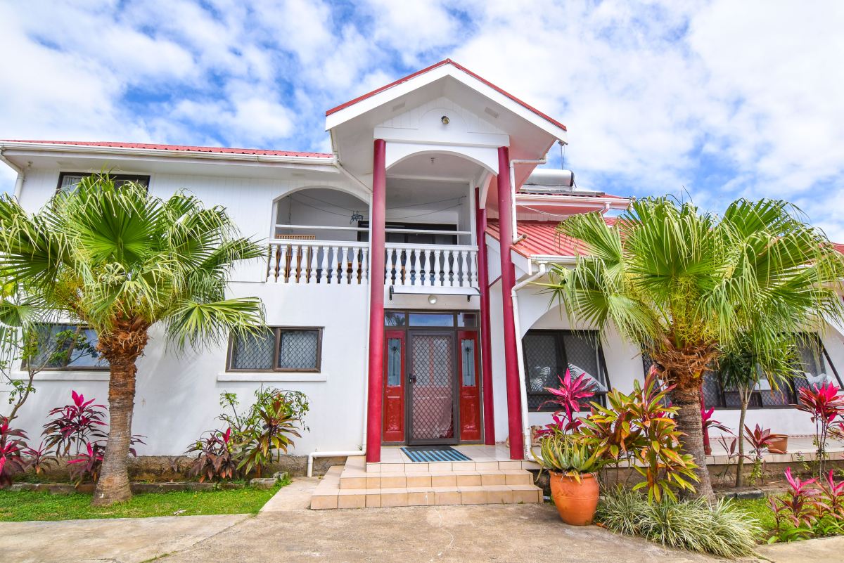 Come to Tonga to experience Tonga Holiday Villa