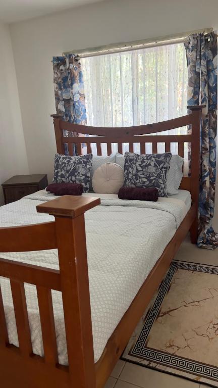 Two-Bedroom Apartment 2 offered by Primrose Guest Houses