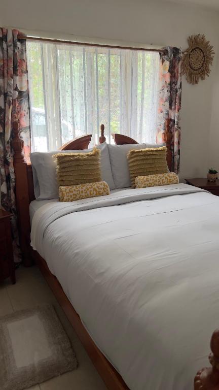Two-Bedroom Apartment 3 offered by Primrose Guest Houses