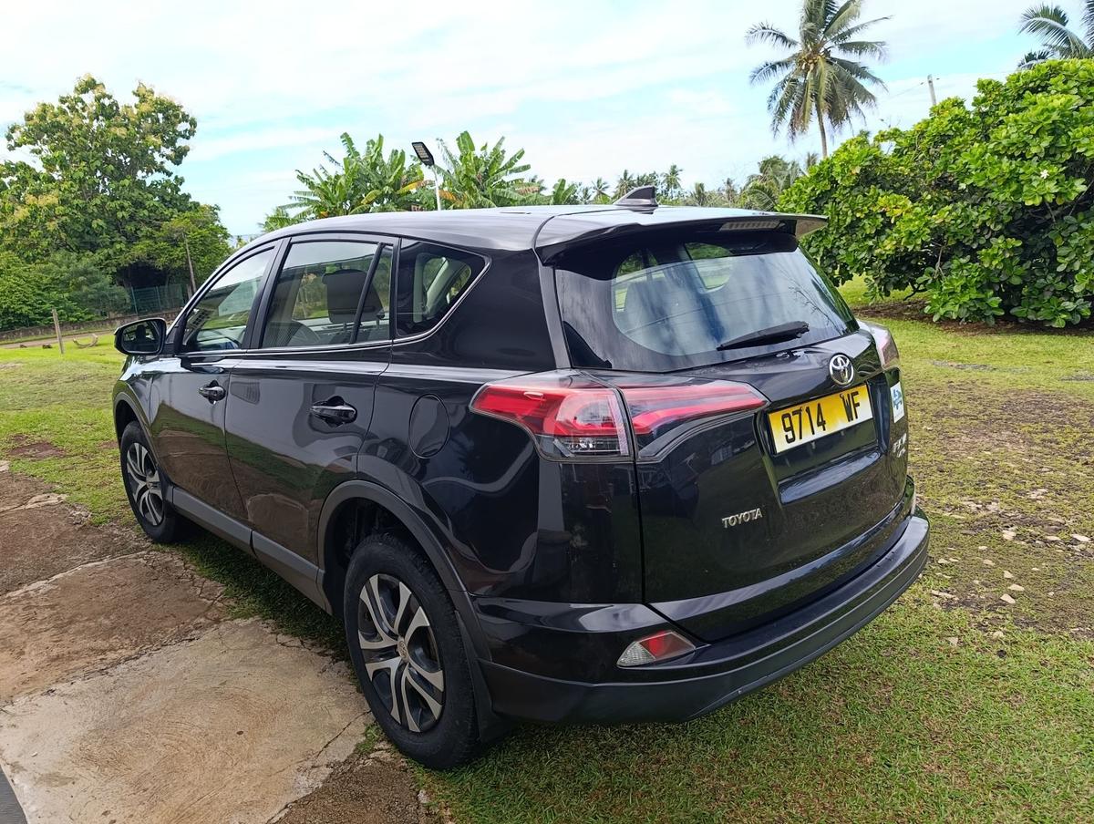 SUV (Toyota RAV4 & CHR)